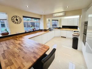 Kitchen- click for photo gallery